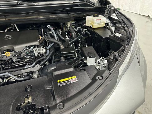 Used 2025 Toyota Sienna LE image 73