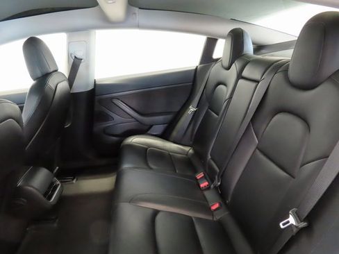 Used 2021 Tesla Model 3 Standard Range Plus image 34