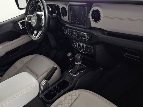 Used 2022 Jeep Wrangler Unlimited Sahara image 30