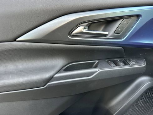 New 2026 Chevrolet Equinox EV LT image 11