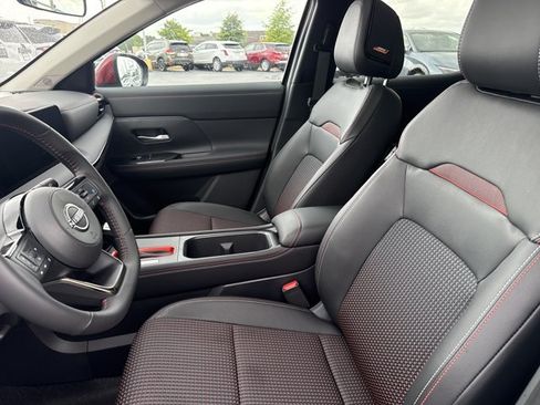 Certified 2026 Nissan Kicks SR w/ SR Premium Package FWD image 5