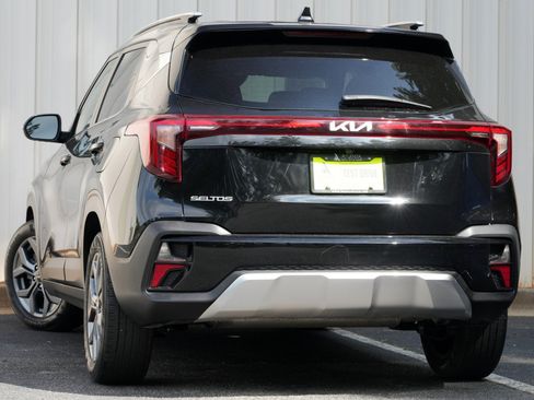Used 2024 Kia Seltos S FWD image 5