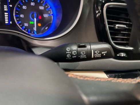 Used 2020 Chrysler Pacifica Touring-L image 17