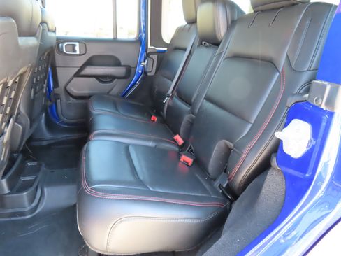 Used 2018 Jeep Wrangler Unlimited Rubicon AWD/4WD image 13