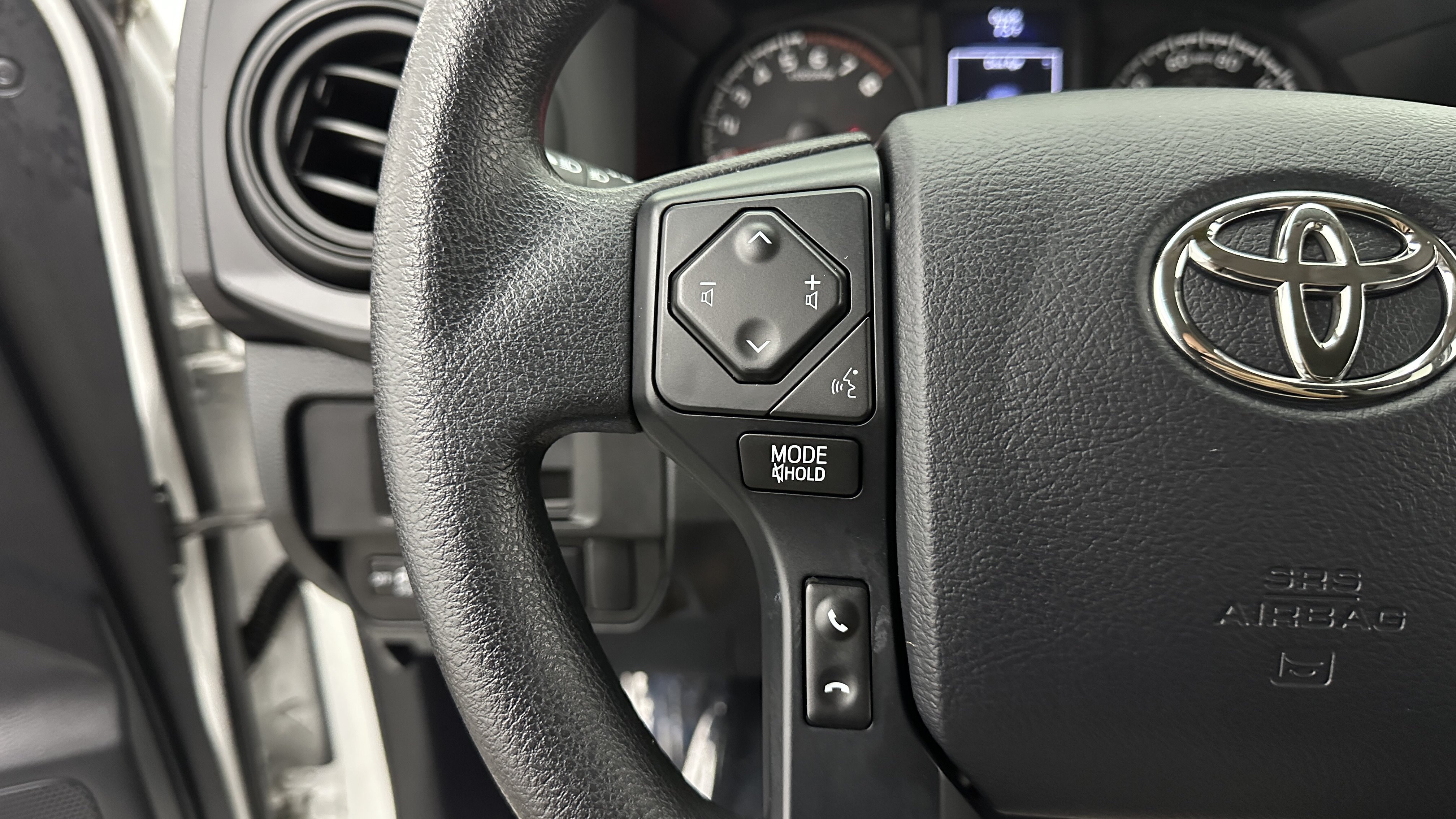 Used 2019 Toyota Tacoma SR w/ SR Convenience Package RWD image 18