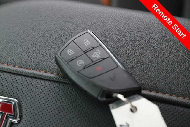 Used 2025 GMC Sierra 3500 AT4 w/ AT4 Premium Plus Package AWD/4WD image 3