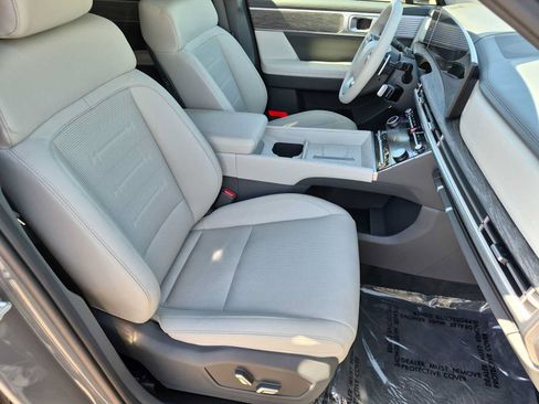 Certified 2025 Hyundai Santa Fe Limited FWD image 23