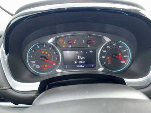 Used 2020 Chevrolet Traverse LT image 18