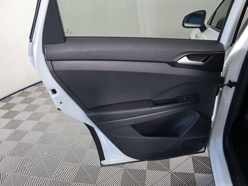 Used 2022 Volkswagen Taos SEL w/ Panoramic Sunroof Package image 27