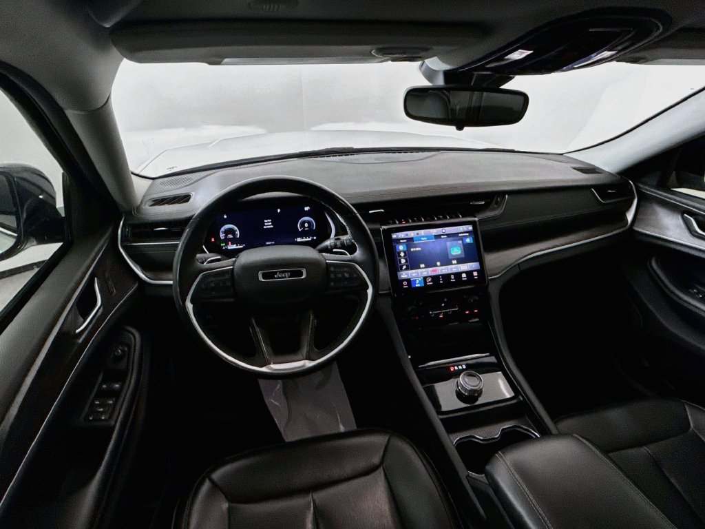 Used 2023 Jeep Grand Cherokee Limited RWD image 24