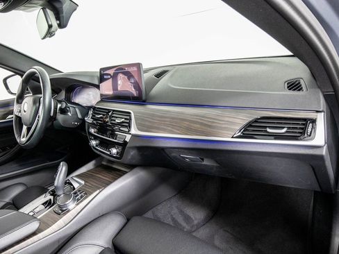 Used 2023 BMW 540i w/ Convenience Package image 18