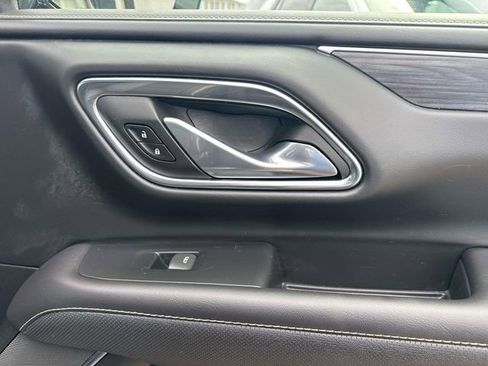 Used 2023 GMC Yukon XL SLT image 21