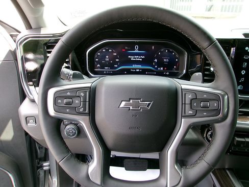 Used 2025 Chevrolet Silverado 1500 LT Trail Boss w/ LT Trail Boss Premium Package AWD/4WD image 19