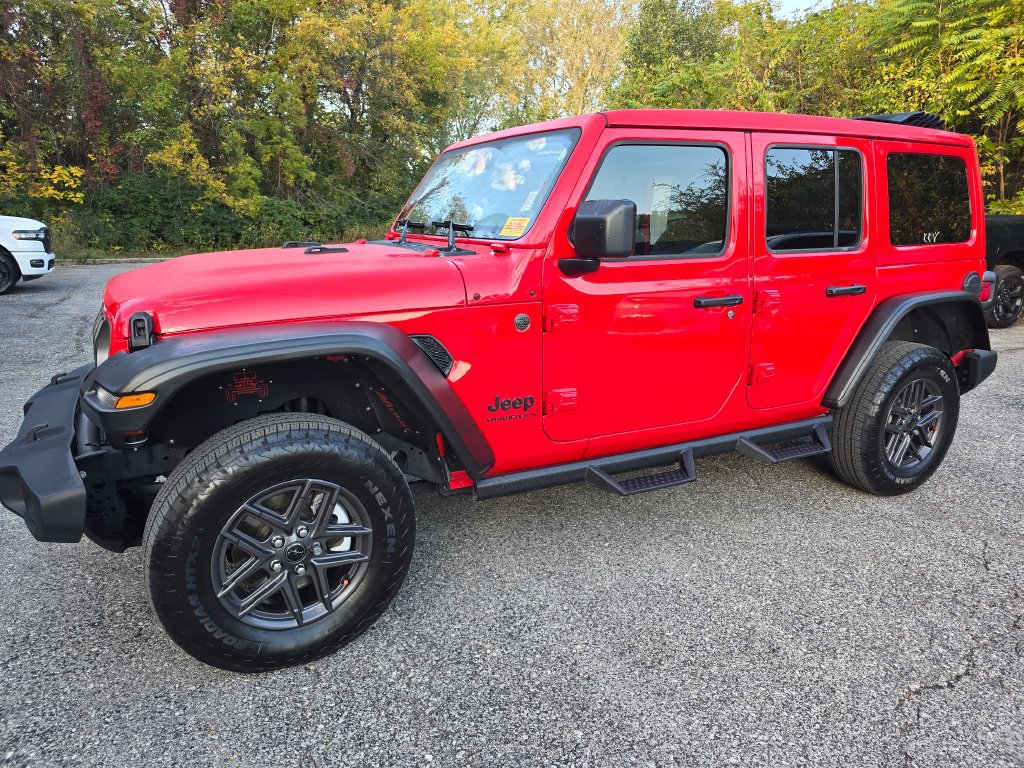 Used 2024 Jeep Wrangler Unlimited Sport AWD/4WD image 2