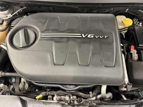 Used 2015 Jeep Cherokee Trailhawk w/ Comfort/Convenience Group image 19