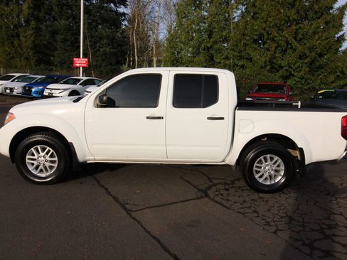 Used 2019 Nissan Frontier SV image 6