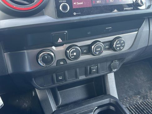 Used 2020 Toyota Tacoma SR image 17