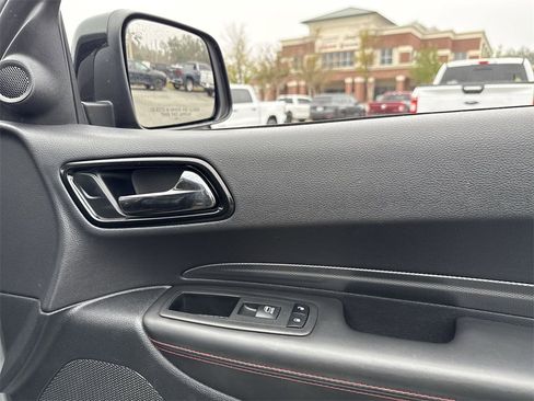 Used 2024 Dodge Durango GT image 32