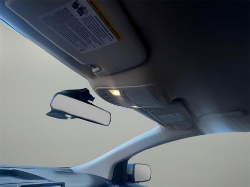 Used 2023 Ford Edge SEL image 18