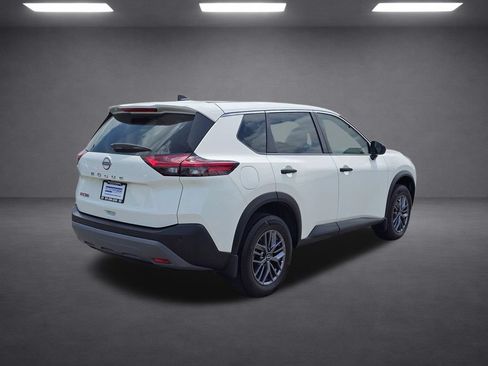 Used 2023 Nissan Rogue S FWD image 6