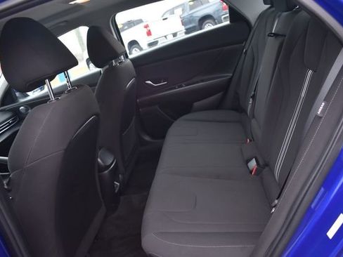 Used 2025 Hyundai Elantra SEL FWD image 16
