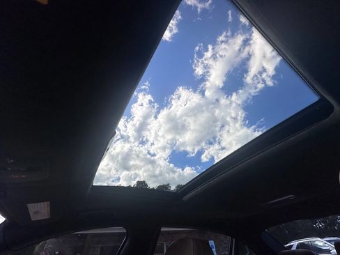 Used 2012 BMW ALPINA B7 xDrive LWB image 23