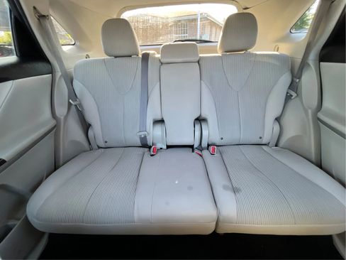 Used 2010 Toyota Venza image 19