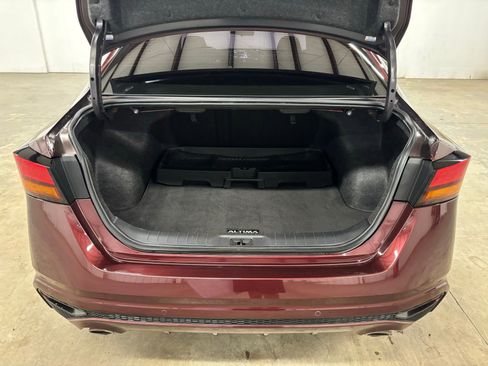 Used 2024 Nissan Altima 2.5 SV w/ SV Premium Package FWD image 23