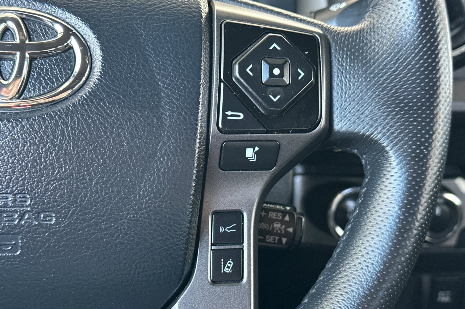 Used 2023 Toyota Tacoma TRD Sport AWD/4WD image 31