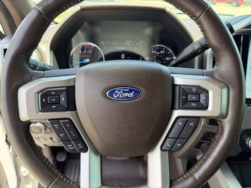 Used 2022 Ford F250 King Ranch w/ FX4 Off-Road Package AWD/4WD image 13