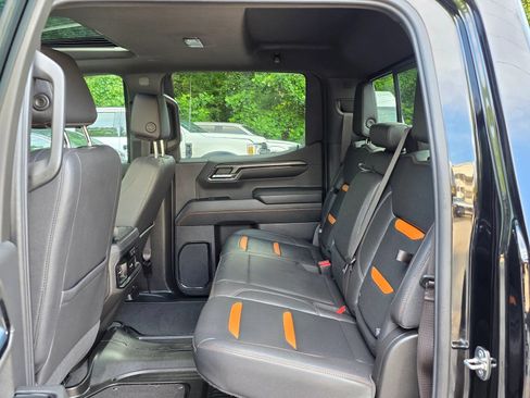 Used 2023 GMC Sierra 1500 AT4 w/ Technology Package AWD/4WD image 30