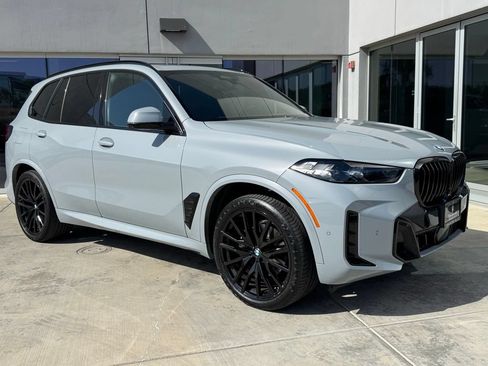Used 2024 BMW X5 sDrive40i w/ M Sport Package RWD image 1