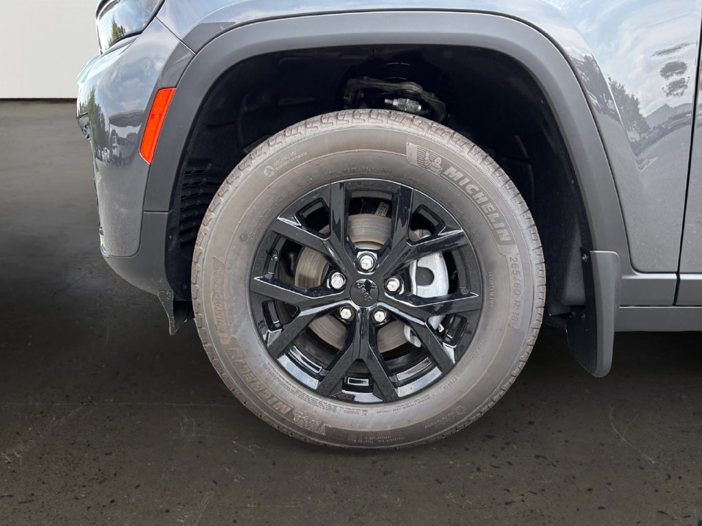 New 2026 Jeep Grand Cherokee Altitude AWD/4WD image 10