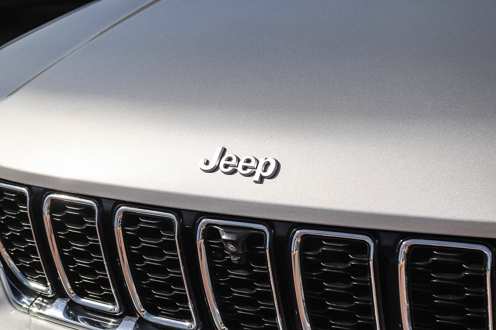 Used 2025 Jeep Grand Cherokee Limited w/ Luxury Tech Group II AWD/4WD image 12