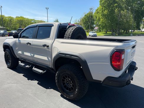 Used 2026 GMC Canyon AT4X w/ AT4X AEV Edition AWD/4WD image 11