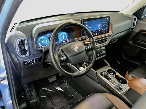 Used 2025 Ford Bronco Sport Outer Banks w/ Outer Banks Tech Package+ AWD/4WD image 9