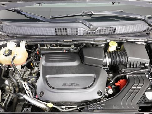 Used 2019 Chrysler Pacifica Limited image 36