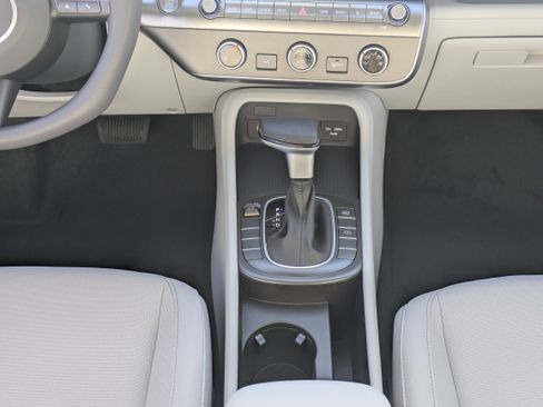 New 2026 Hyundai Kona SE FWD image 18