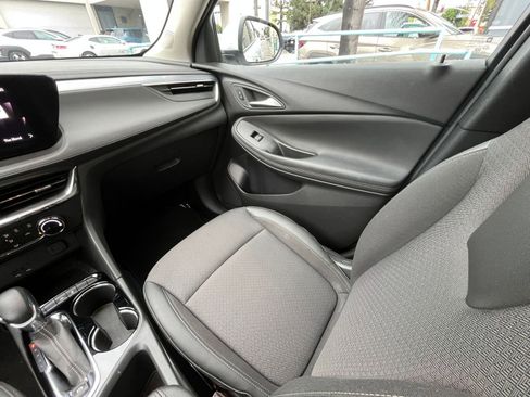 Used 2025 Buick Encore GX Preferred image 35