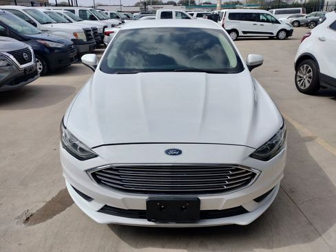 Used 2018 Ford Fusion SE w/ Fusion SE Technology Package image 11