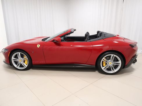 Used 2025 Ferrari Roma Spider image 16