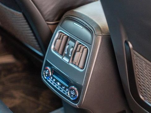Used 2022 Maserati Levante Trofeo AWD/4WD image 40
