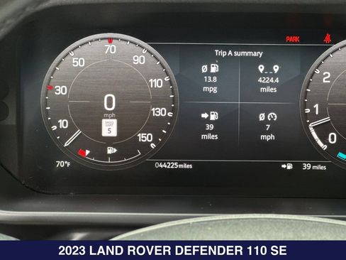 Used 2023 Land Rover Defender 110 X-Dynamic SE AWD/4WD image 27
