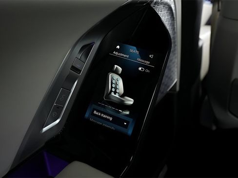 Used 2023 BMW 760i xDrive w/ Executive Package image 55