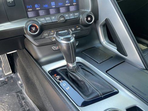 Used 2019 Chevrolet Corvette Stingray Coupe w/ 1LT RWD image 15