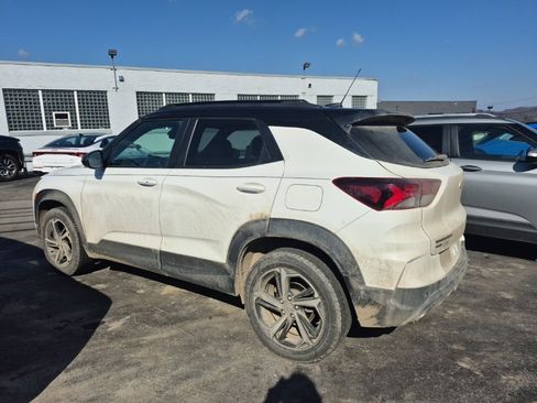 Used 2022 Chevrolet TrailBlazer RS w/ Sun and Liftgate Package image 5