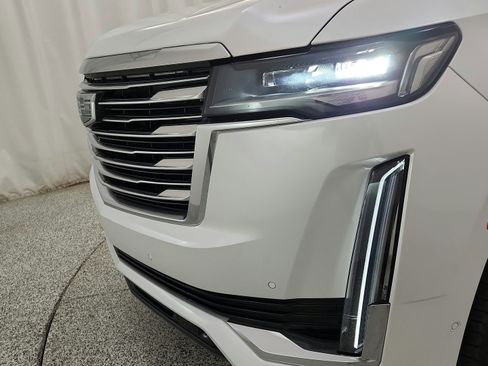 Used 2021 Cadillac Escalade Premium Luxury Platinum RWD image 44