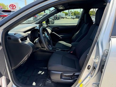 Used 2024 Toyota Corolla Cross AWD Hybrid w/ Moonroof Package image 8