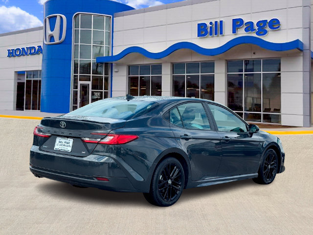Used 2025 Toyota Camry SE FWD image 5