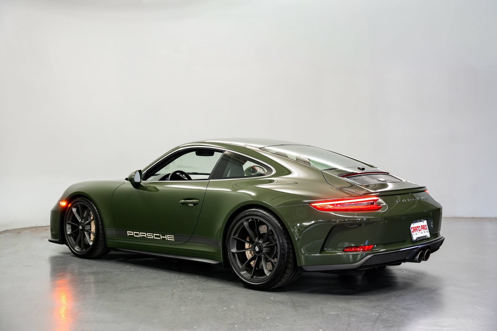 Used 2019 Porsche 911 GT3 RWD image 8